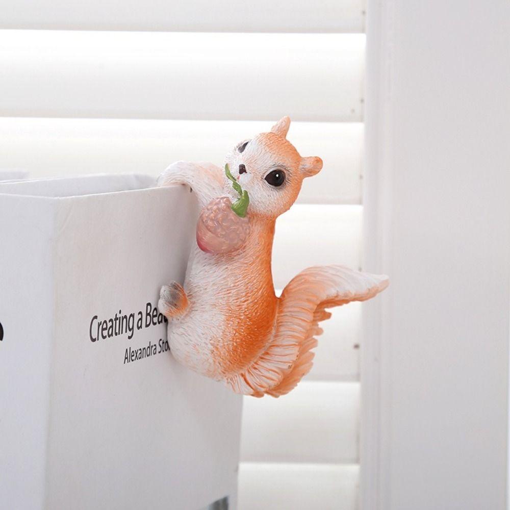 2Pcs Cute Squirrel Basin Hanging Ornament Fence Flower Pot Desktop Ornament New Statue Decorative