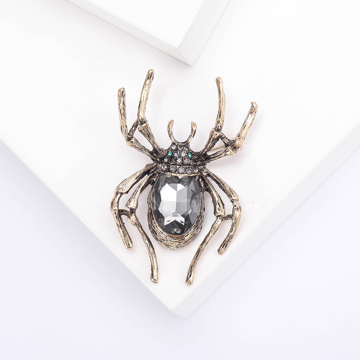 

Vintage Crystal Spider Brooch: European-American Alloy Insect Pin for Creative Fashion & Versatile Clothing Accessories