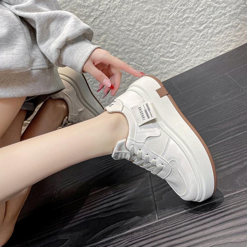 Mode Heißer Verkauf 2025 Frühling Neue Lässige Vulkanisierte Sneaker Mode Weißer Schuh für Frau Atmungsaktive Schuhe Damen Plateau Designerschuhe