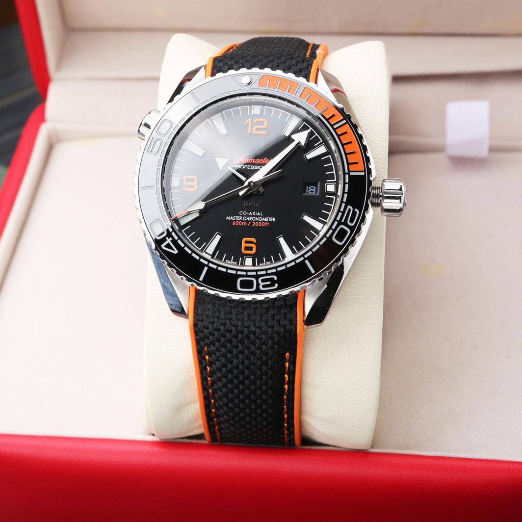 

Seahorse 600m Diver Watch with Orange Rubber and Stainless Steel Straps, Full Automatic Mechanical by Dennylo. 43mm Diameter