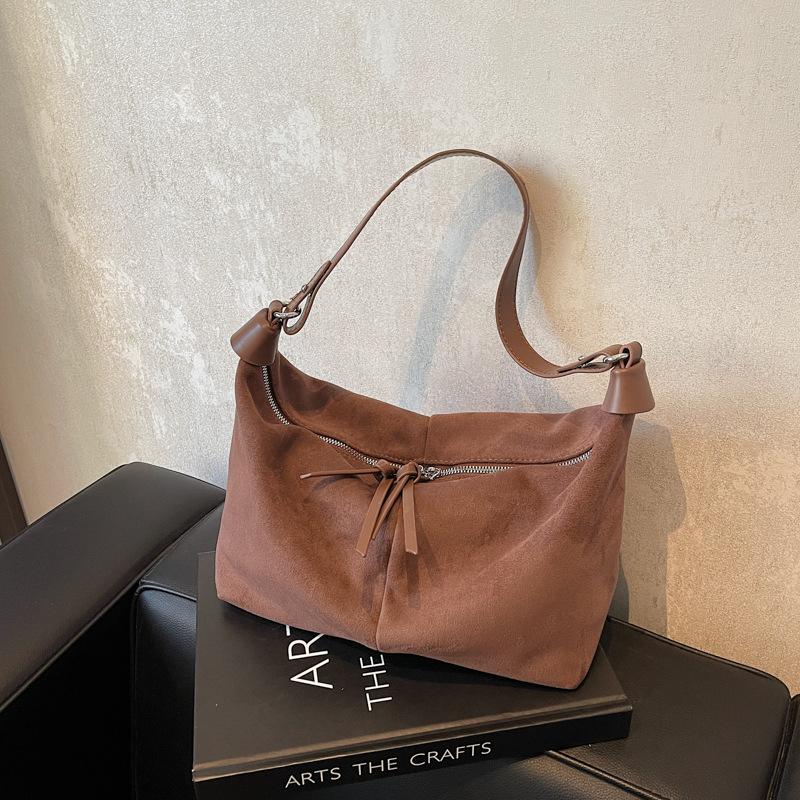 

Премиальная сумка-мессенджер большой вместимости для通勤, женская осенне-зимняя новинка, матовая сумка-мессенджер, модная сумка на плечо, сумка-тоут темно-коричневого