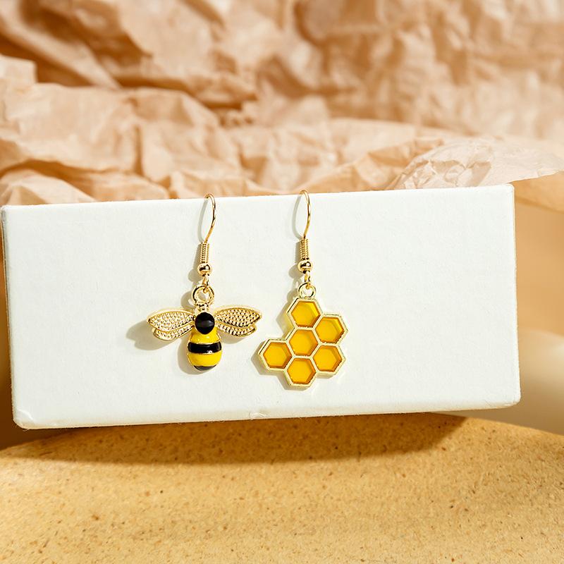 Cartoon Small Fresh And Cute Girl Ear Hook, Summer Fresh And Sweet Earrings, Niche Design Childlike Earrings