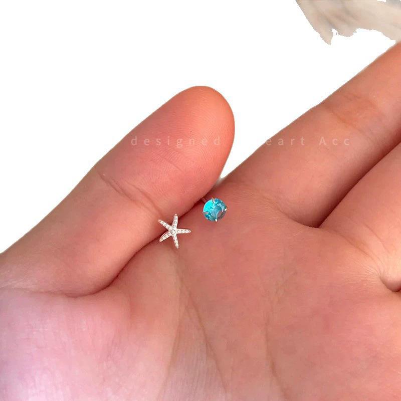 Female Exquisite Compact Mini Star Earrings