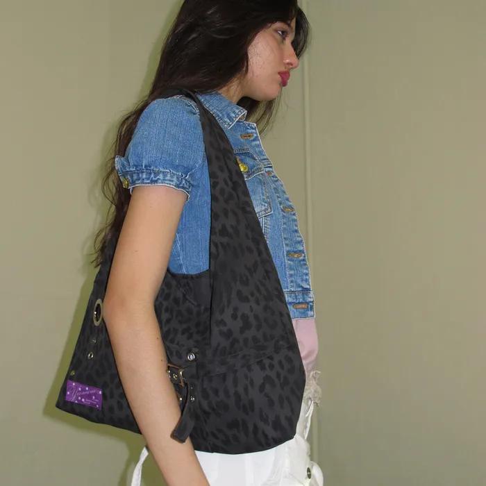 [Worn by Jueun] layout bag (leopard charcoal)