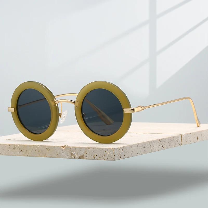 

GM LUMIAS Vintage Round Sunglasses Men Fashion Gradient Multi-color Shades Women Trendy Luxury Brand Design Casual Sun Glasses as picture shows