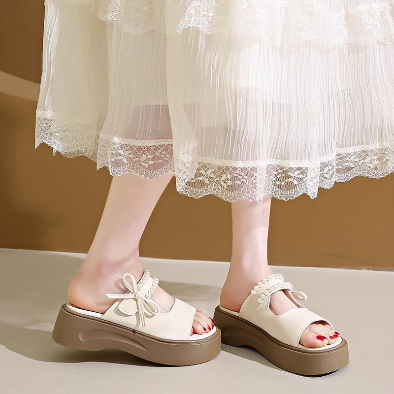 Thick-bottomed Muffin Cool Slippers for Women To Wear In the Summer of 2025 New Fashionable Versatile Height-increasing Soft-bottomed Beach 