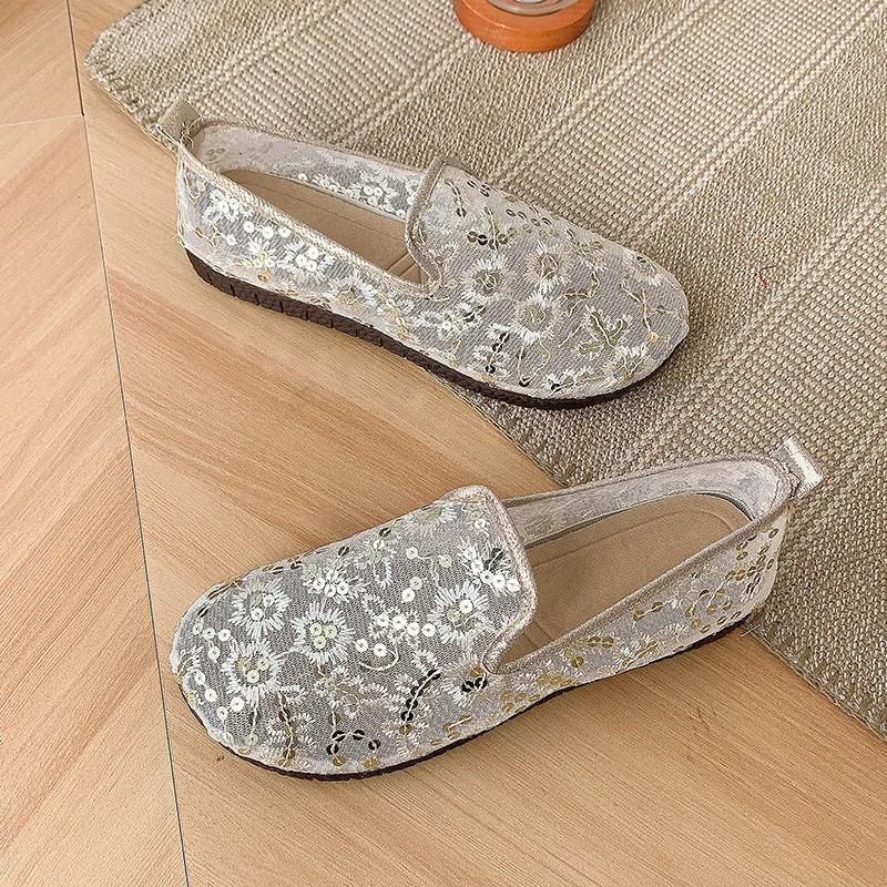 Fashion Women 2025 New Spring and Summer Flat Lace Mesh Hollow Breathable Soft Sole Slip-on Loafers