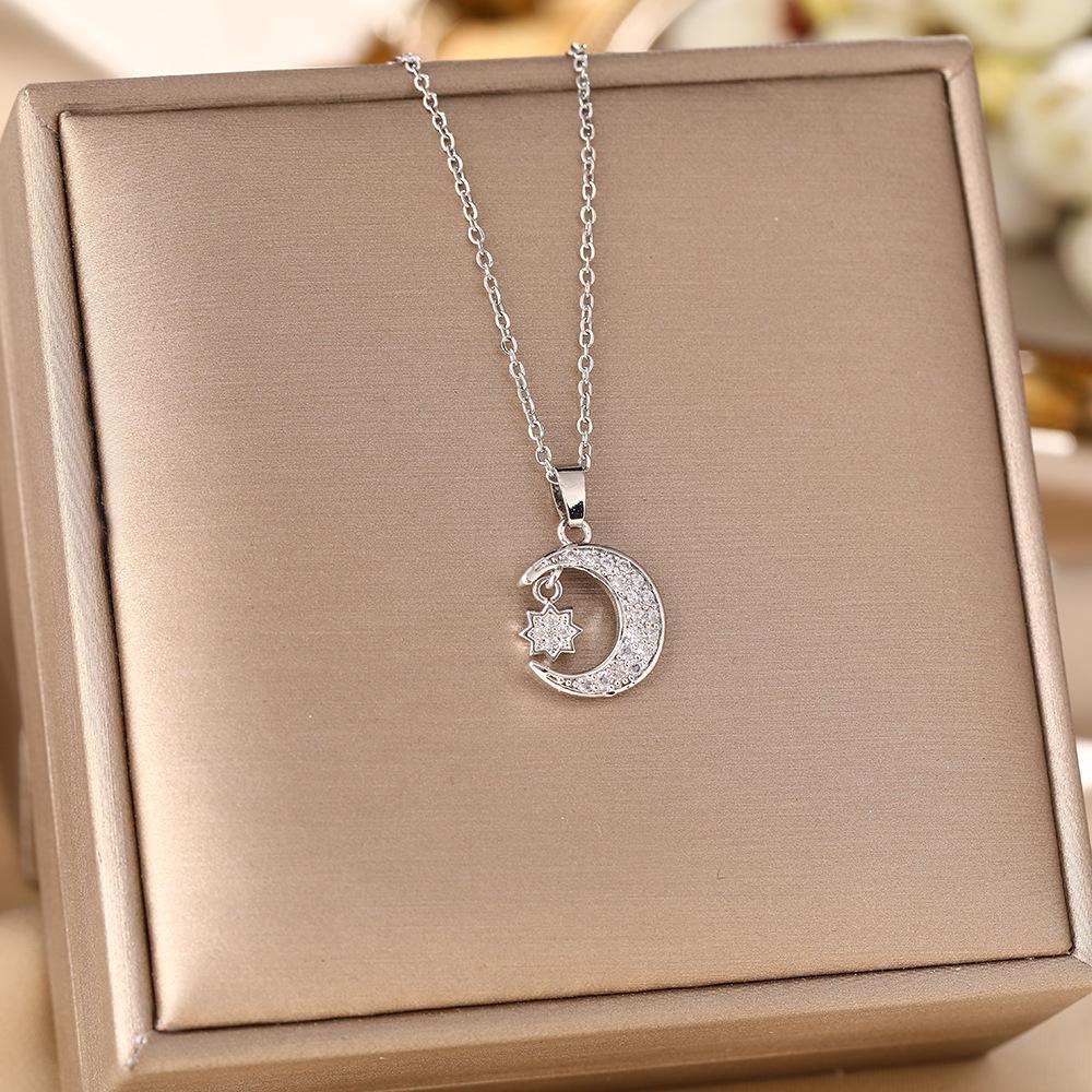 Women's Silver Titanium Steel Necklace with Micro-Inlaid Zircon - Elegant, Durable Clavicle Chain Jewelry