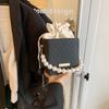 Simple casual shoulder messenger bag, simple bucket bag, women's new fresh and fashionable casual simple handbag