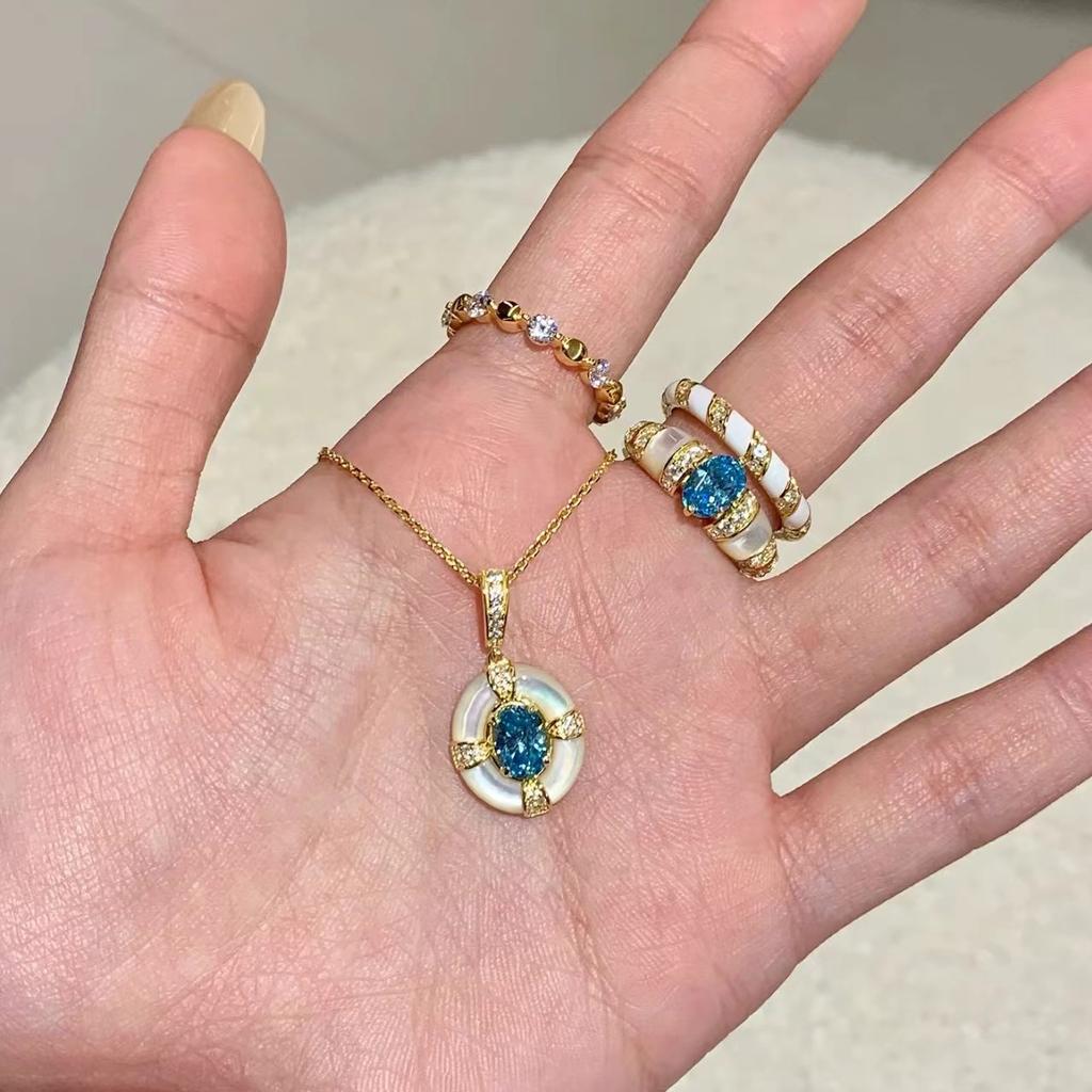 Romantic and Creative Palace Style Retro Aquamarine Necklace White Fritillaria Blue Collarbone Chain Pendant Exquisite Jewelry