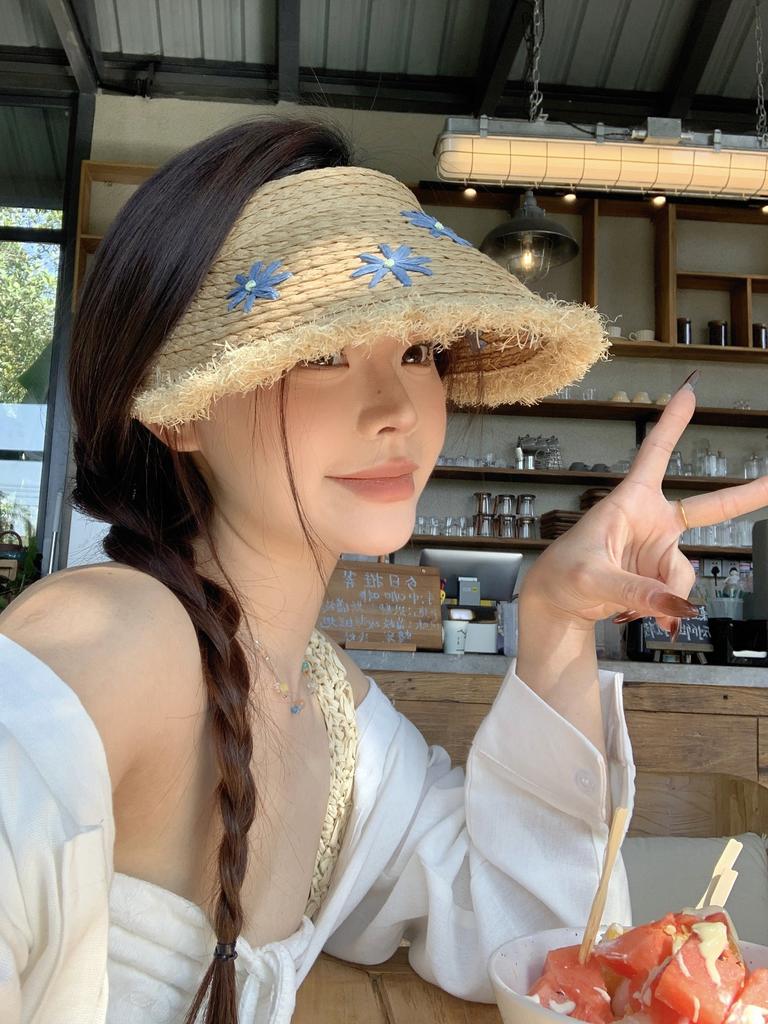 Outdoor daisy raffia woven empty top hat women's spring 2025 new big brim straw hat seaside beach sun protection hat