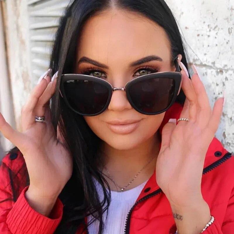 Lunettes de soleil œil de chat vintage de marque pour femme Rétro Conduite Cadre rond en métal Lunettes de soleil pour femme Miroir UV400