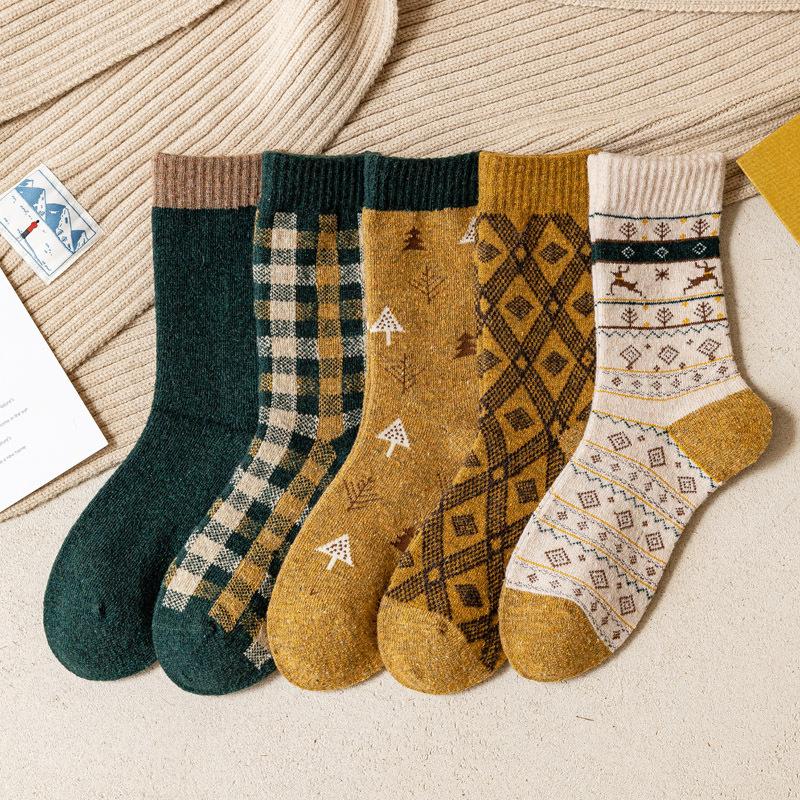 5/10 Pairs Comfortable Casual Winter Thickened Warm Socks for Women Mid Calf Cute Yellow and Green Looped Socks Home Use Long Wool Socks