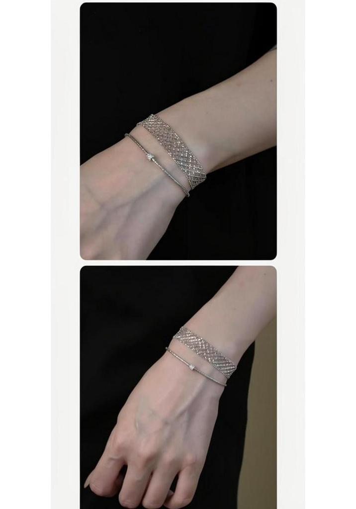 Silver Mesh Flowing Light Bracelet - Fashionable Wristband with a Simple Luxury Design