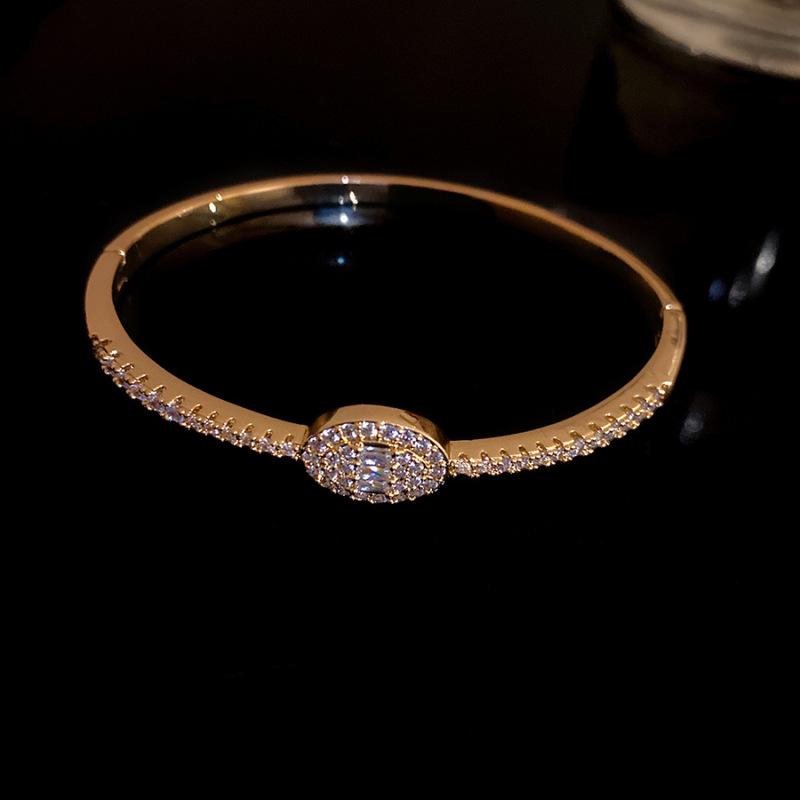 Inlaid Zircon Geometric Open Bangle - Elegant, High-End Design for Versatile Women's Fashion