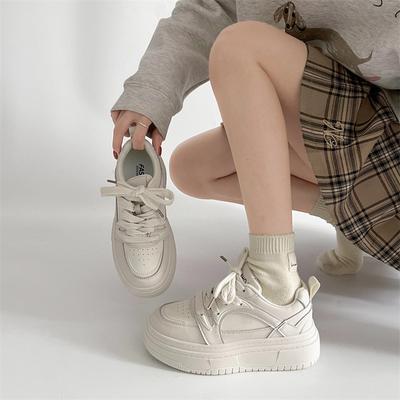 Vielseitige, leichte, lässige und einfache Plattform-Studentenschuhe aus Japan, kleine weiße Schuhe für Damen, neue Sommerschuhe mit zunehmendem Alter, beliebte Boardschuhe