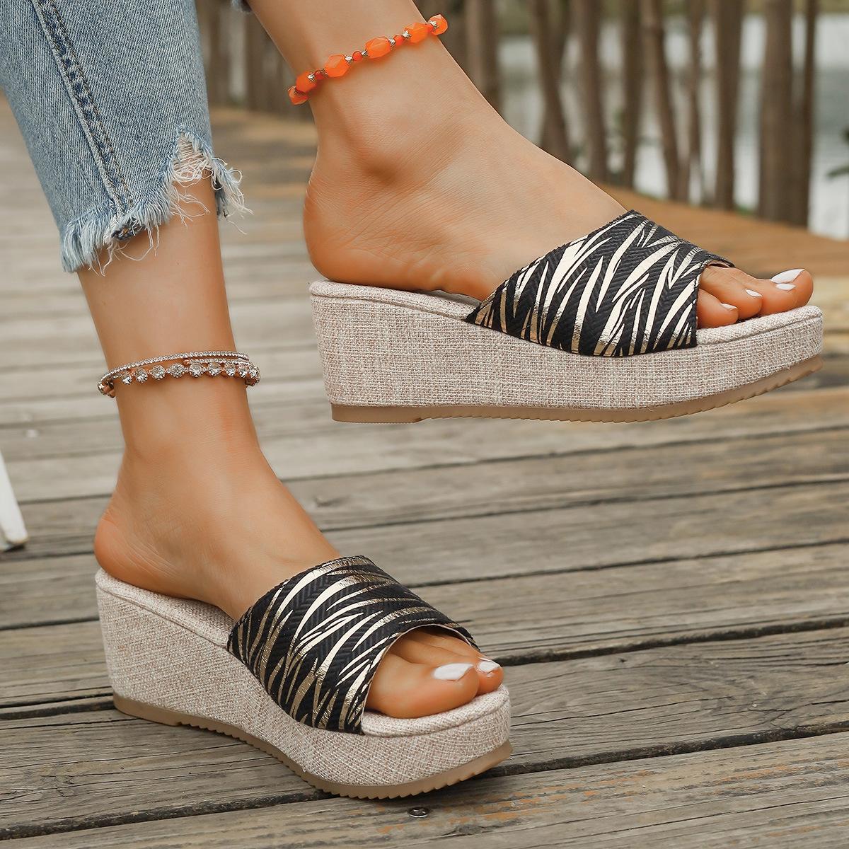 

Europe, America 2025 summer new fish mouth muffin thick bottom cool slippers women s large size water table wedge heel high heel sandals 42 чёрный