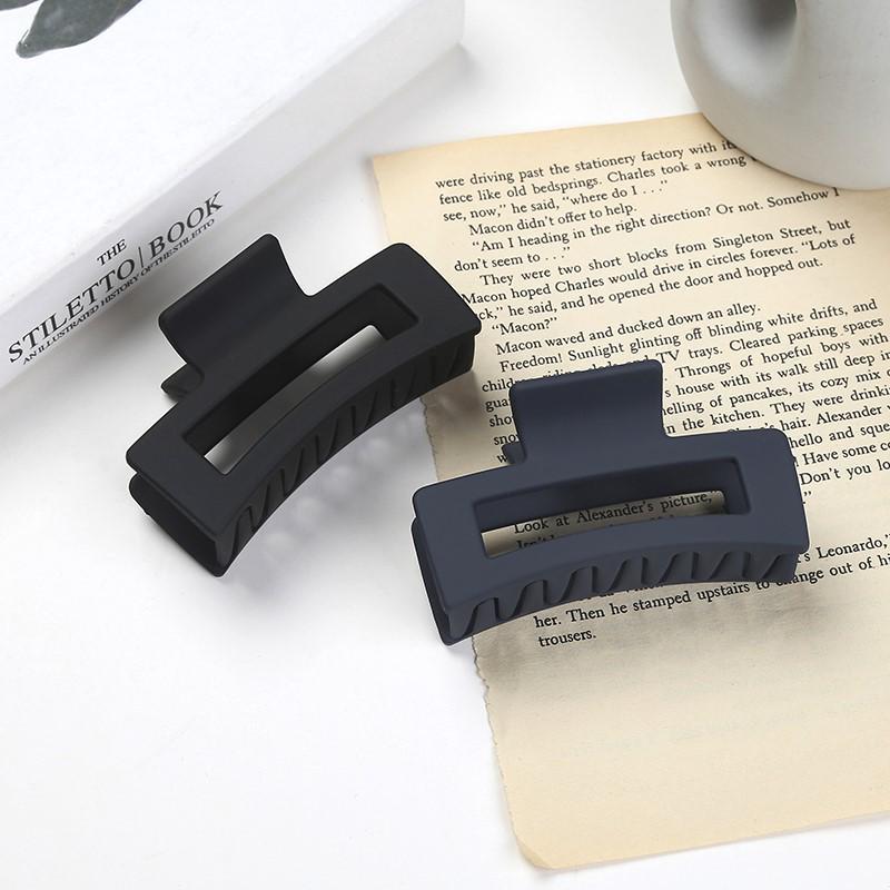 High-End Frosted Solid Color Hair Clip for Women