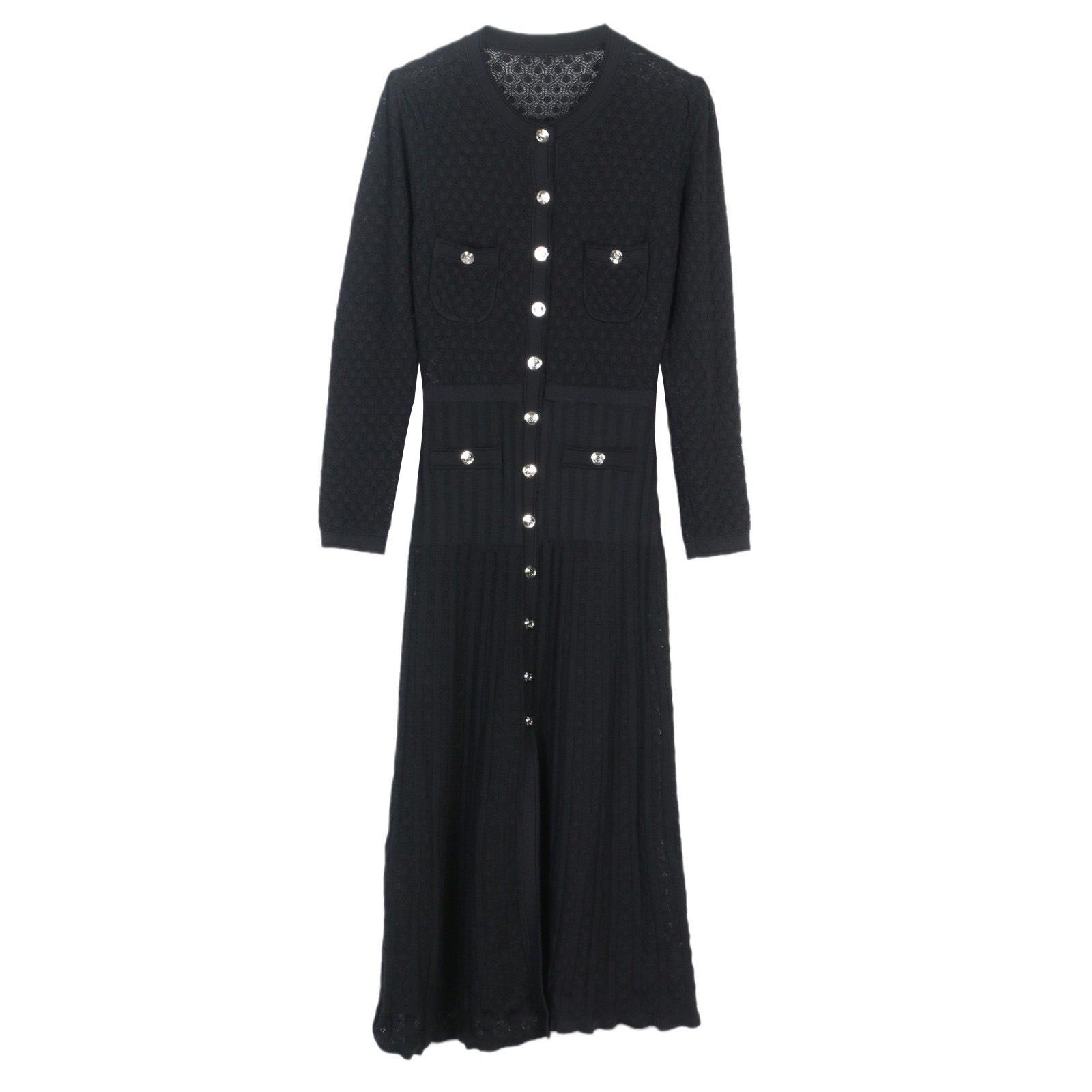 

2024 Autumn Women s Knitted Dress: Round Neck, High Waist, Slimming, Long Sleeve, Double Pocket, French Hollow-Out Design Medium