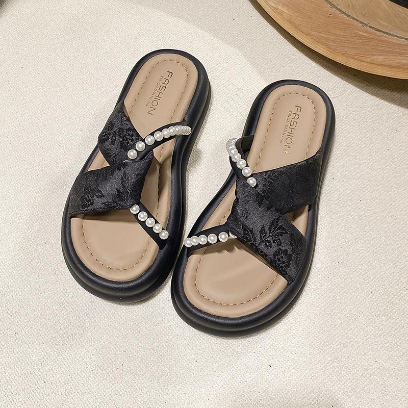 Thick-bottomed Fairy Style Slippers Female Outer Wear 2025 Summer New Fashion Roman Pearl Muffin Cool Slippers Female Tide