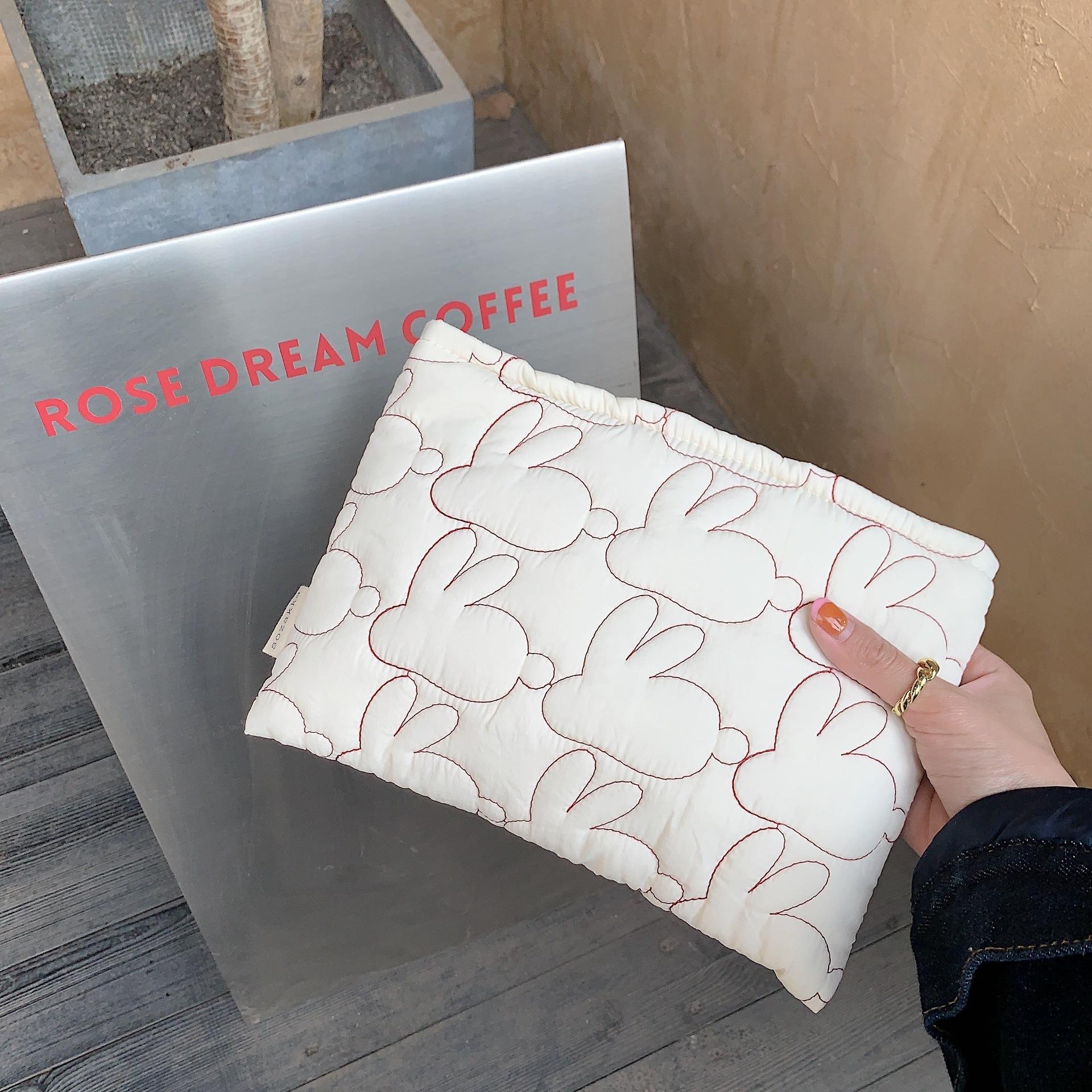 

Embroidered Lightweight Stylish Rabbit Zipper Cosmetic Bag For Storage Makeup білий