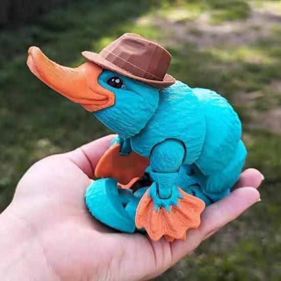 3D Printed Platypus Articulated Flexible Animal Stress Relief Toy Platypus Wearing Hat Desktop Pet Fidget Toy for Home Office Decoration