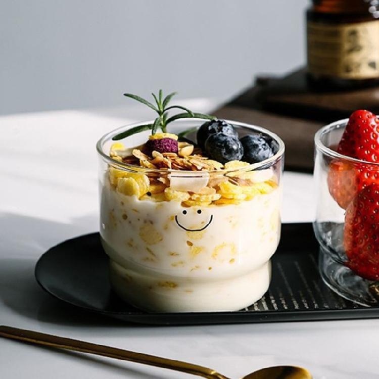Pohodlné skleněné hrnky do mikrovlnné trouby Unikátní skleněné hrnky vhodné do mikrovlnné trouby s elegantním úsměvem pro šťastnou náladu