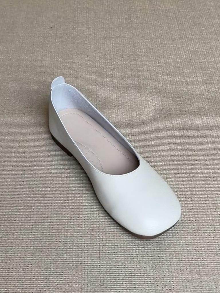 Shallow Soft-soled Flat-soled Low-heeled Grandma Shoes 2025 Spring and Autumn New Doudou Shoes One-pedal Soft Leather Single Shoes Work Shoes