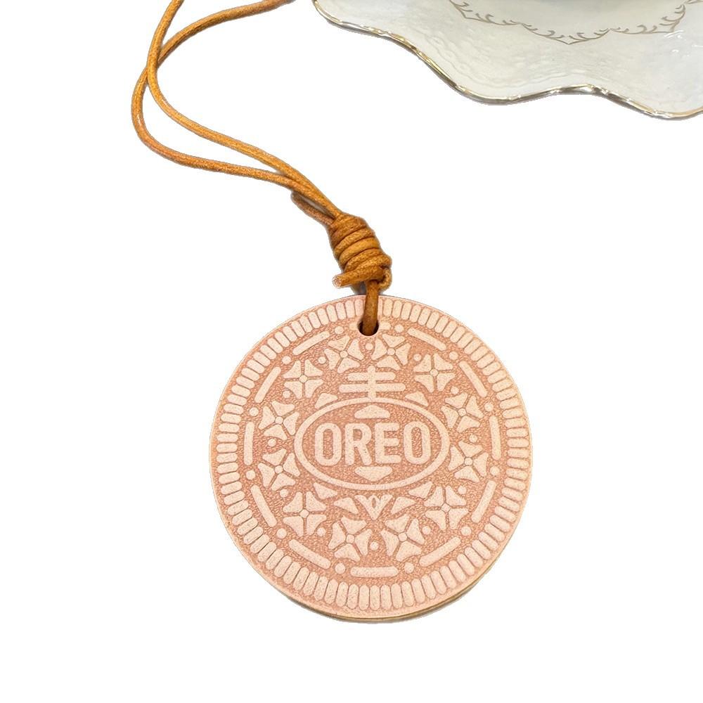 Handmade Oreo Chocolate Vegetable Tanned Cowhide Leather Hanging Accessories Hand Tents Car Keychains Pendants Gift Customization