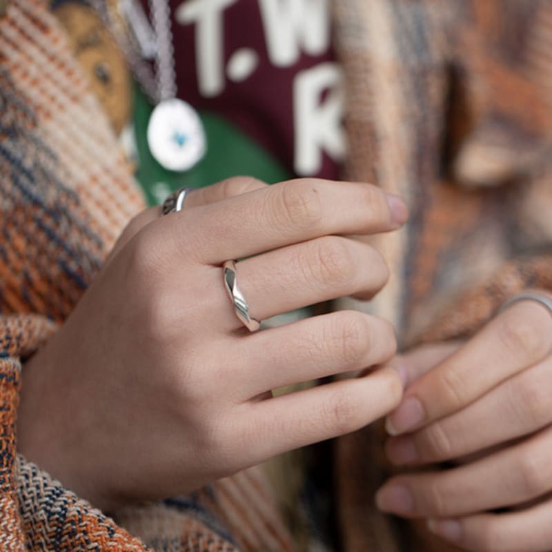 SHOVEOFF Silver 92.5 Twisted Wave Silver Ring Daily Point Couple Friendship Ring SVR-605