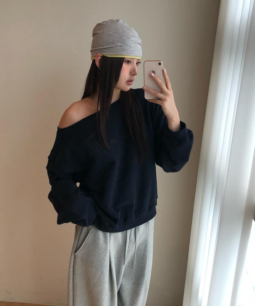 HAVISM Lver Off Shoulder Sweatshirt(Navy)