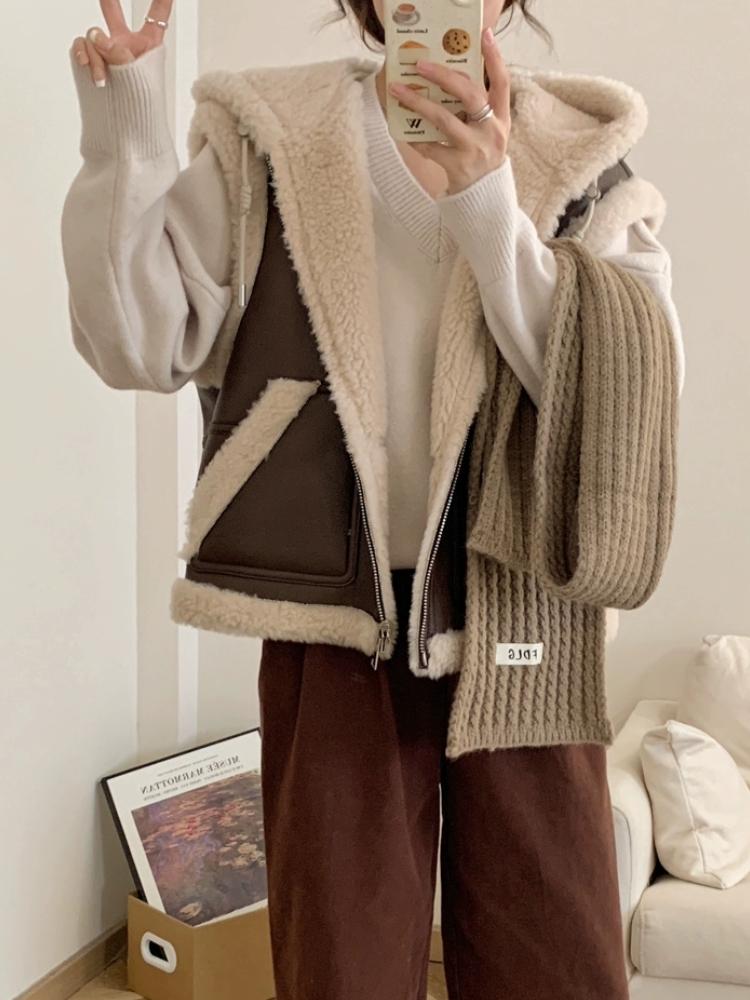 Winter Chic Vintage Leather Lamb Wool Waistcoat Women New Design Thick Hoodied Retro Coat Aesthetic Casual Street Fashion Jacket
