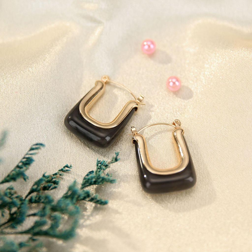 KC Gold Fashion Korean Style U-Shaped Celebrity Design Earrings