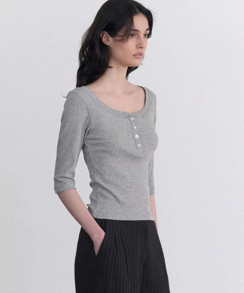 ANDNEEDS Kaylee 3/4 Henry Neck Tee (Melange Gray)