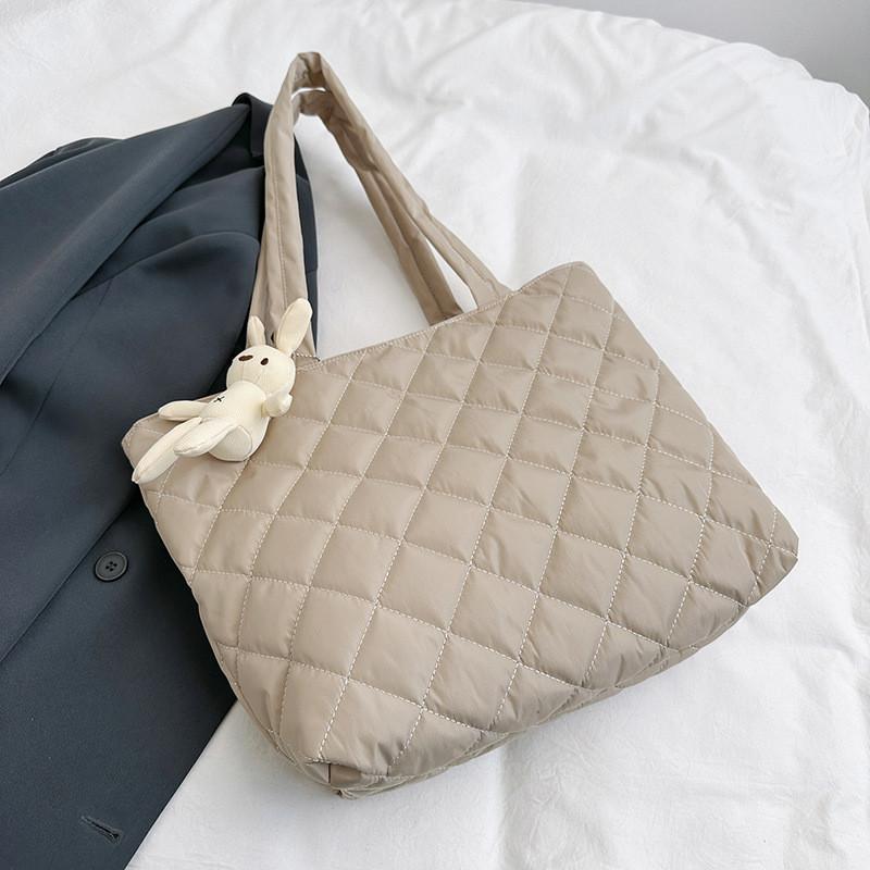 

Fashionable Medium-sized Tote Bag For Women With Sleek Design And Durable Canvas Material Without Pendant хакі