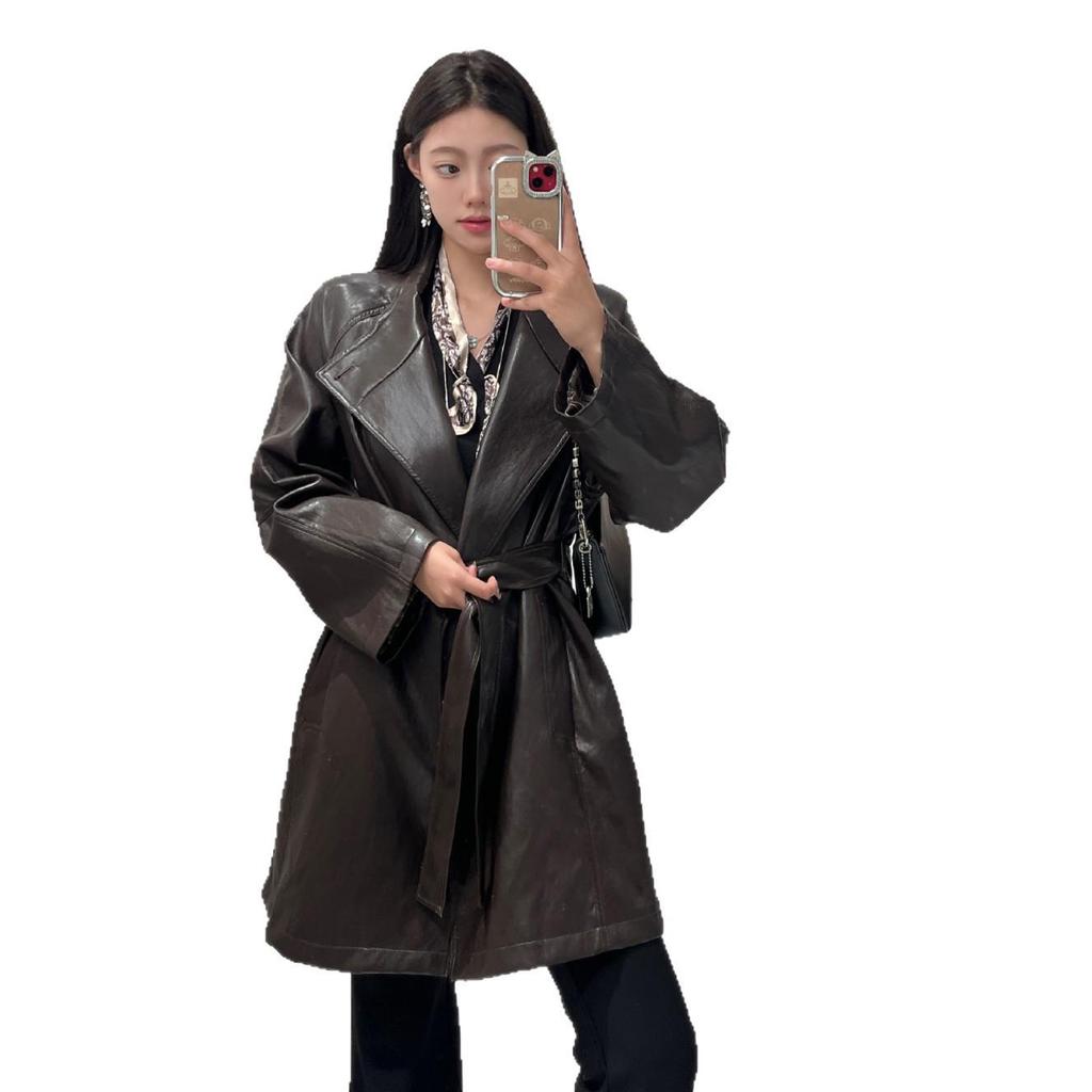 Minimalistischer karierter Ledertrenchcoat für Damen