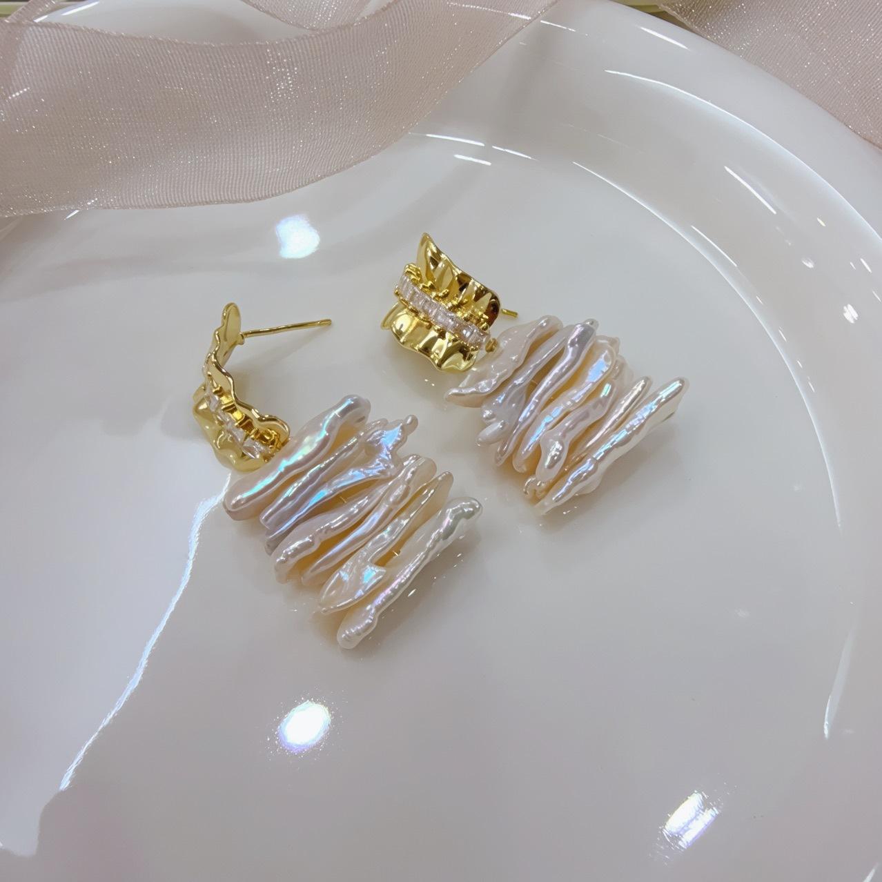 

Lanyun original niche design natural pipa line long silver bar pearl stud earrings silver needle earrings four seasons autumn and winter silver needle/zircon inlay