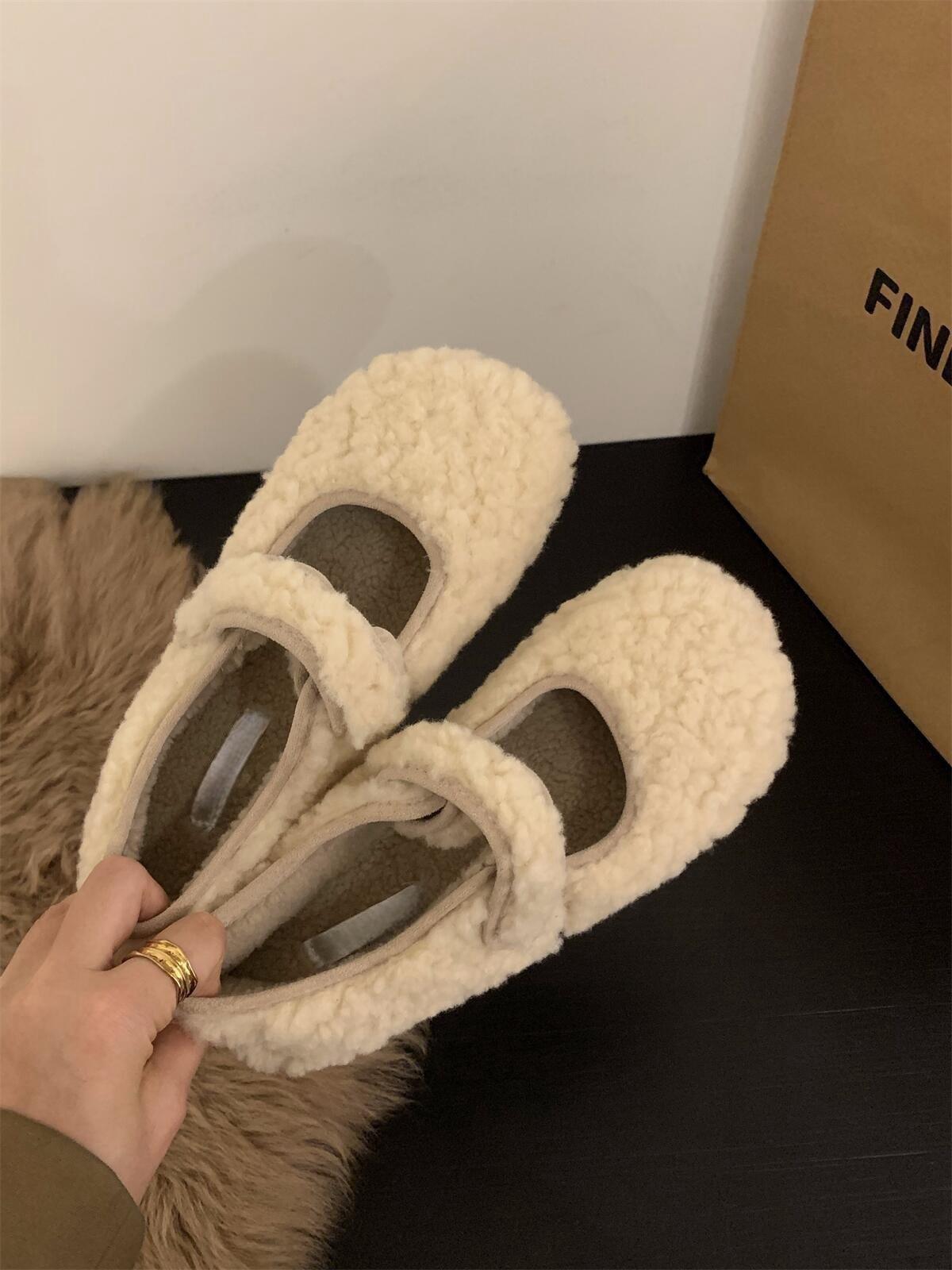 

Туфли из белой вьющейся шерсти на плоской подошве, женская обувь, новинка 2024 года, универсальные туфли на липучке Doudou, одинарные туфли на осень и зиму 40