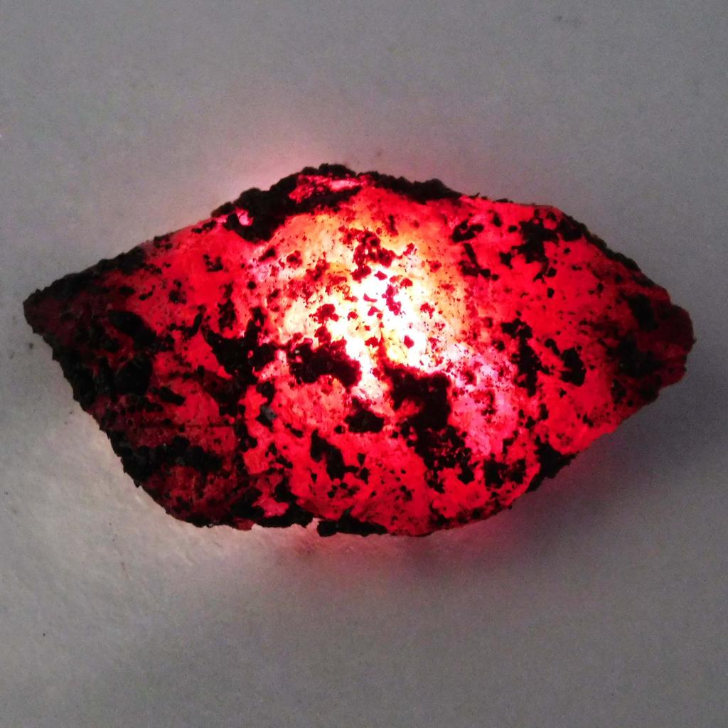 95 Ct Earth Mined Natural Red Ruby Huge Rough   Uncut Loose Gemstone