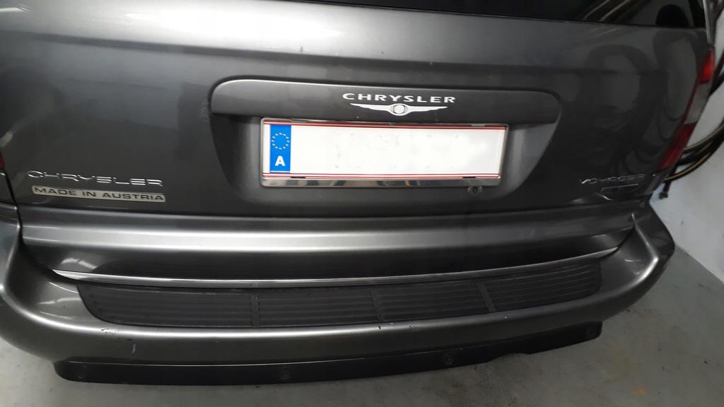 Chrysler Grand - Chrome trunk trim