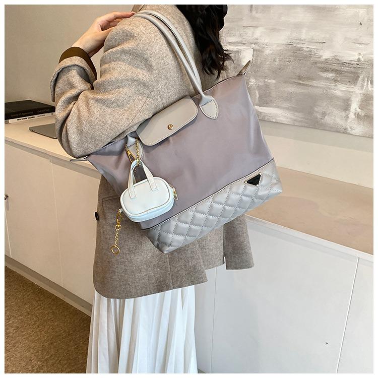 Sac fourre-tout d'épaule décontracté pour femmes, léger et polyvalent - Sac à main grande capacité pour cette année