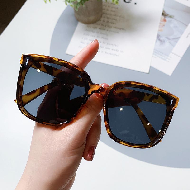 Square Sunglasses Women Vintage Oversize Sun Glasses Black Gradient UV400 Protection Unisex Fashion