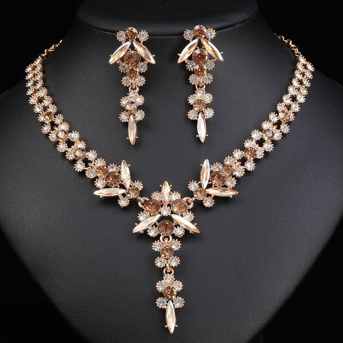 European and American jewelry supply Bridal necklace set High-end crystal wedding dress banquet dress jewelry