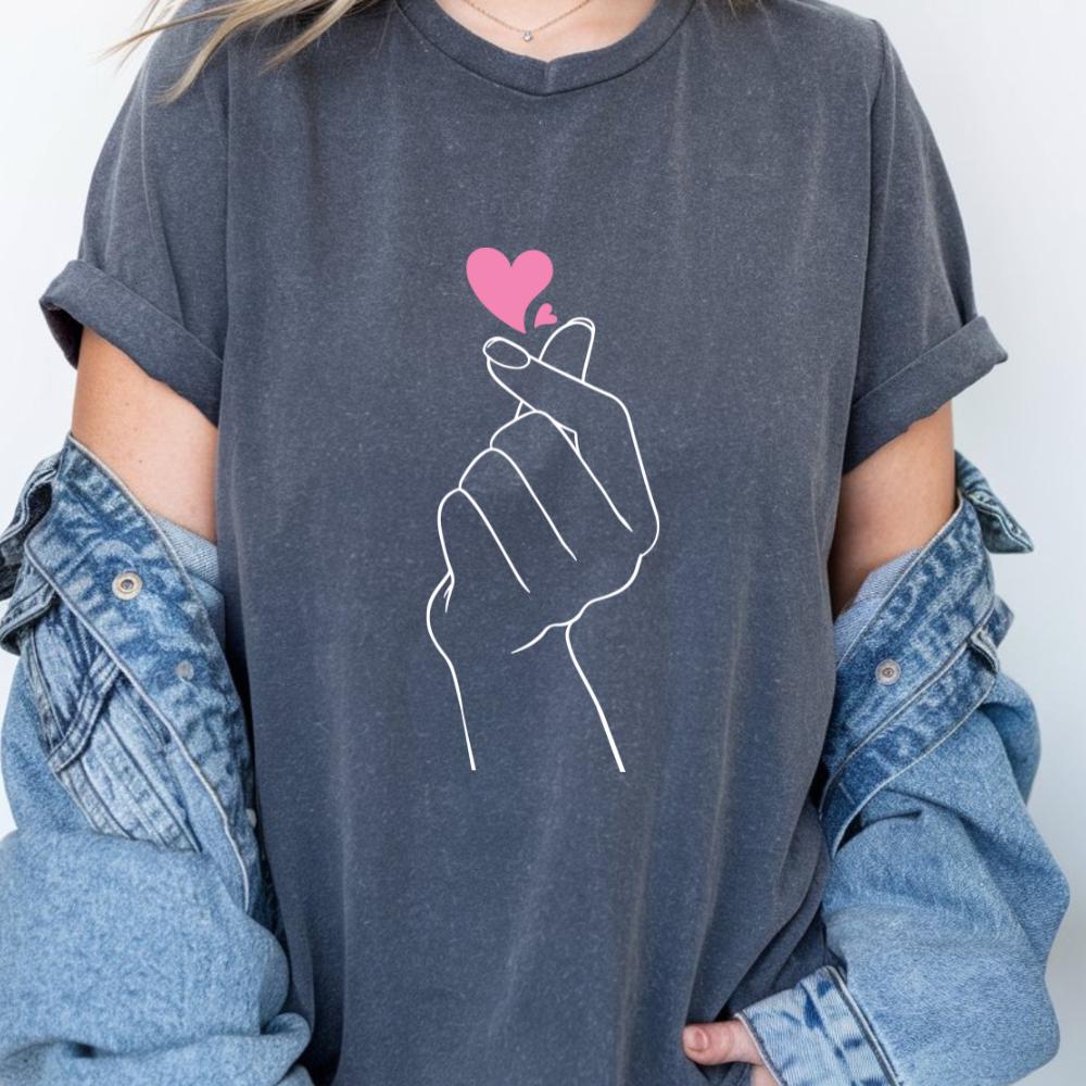 Womens Plus Size Finger Heart KPop Shirt Tshirt Cotton Breathable Fashionable and Versatile Unisex Streetwear Oversized
