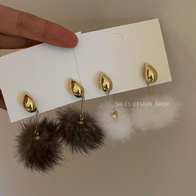 High-End Korean Fluffy Pompon Silver Stud Earrings - Autumn/Winter Niche Design