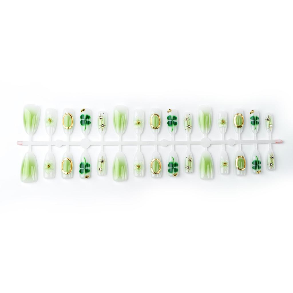 30pz Verde Scuro Gradiente Quadrifoglio Mandorla 3D Foglia Oro Unghie Finte Indossabili