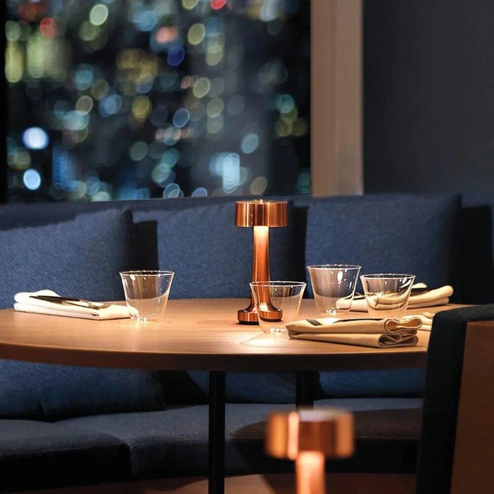 Lampada da tavolo retrò con regolazione tricolore da 1 pezzo, decorazione al tocco in metallo per tavolino da bar, decorazione del ristorante, luce da scrivania, LED ricaricabile, notte