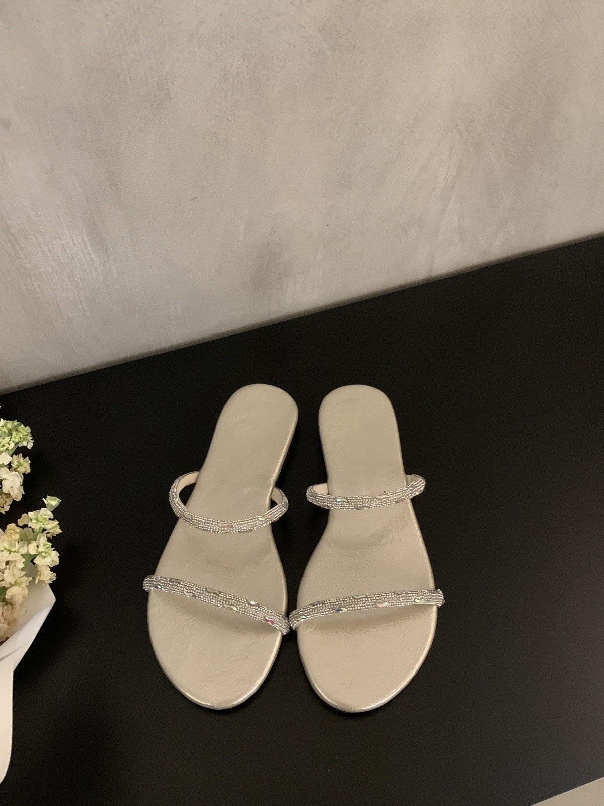 

Шлепанцы с открытым носком и стразами для женщин, новые нежные праздничные сандалии на плоской подошве 40 шампанского