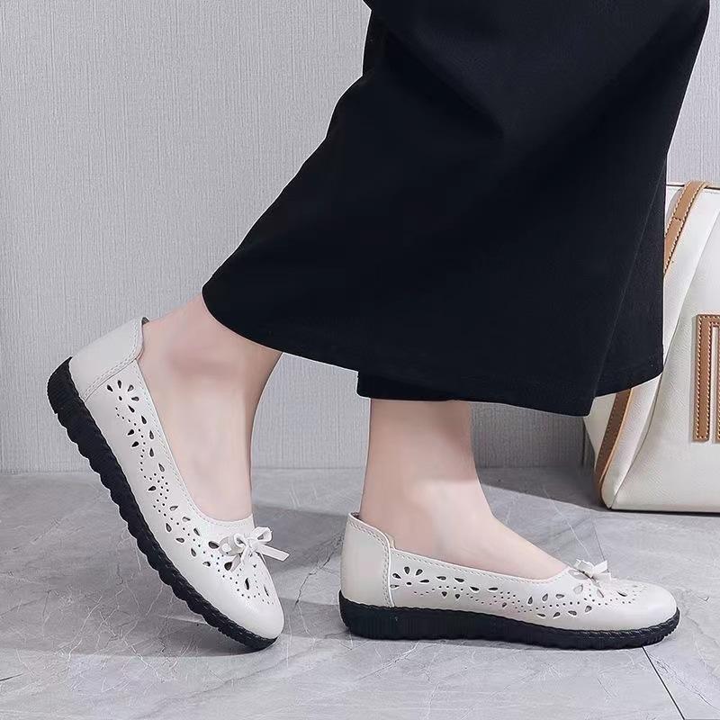 Summer Soft Leather Mother Shoes Non-slip Soft Sole Middle-aged and Elderly Hollow Breathable Sandals Women's Comfortable Casual Elderly Hole Shoes
