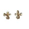 Boucles d'oreilles puces Fleurs Beige Tempérament Tendance Extravagant, Boucles d'oreilles Haut de Gamme, Boucles d'oreilles Exquises et Élégantes de Niche, Boucles d'oreilles.